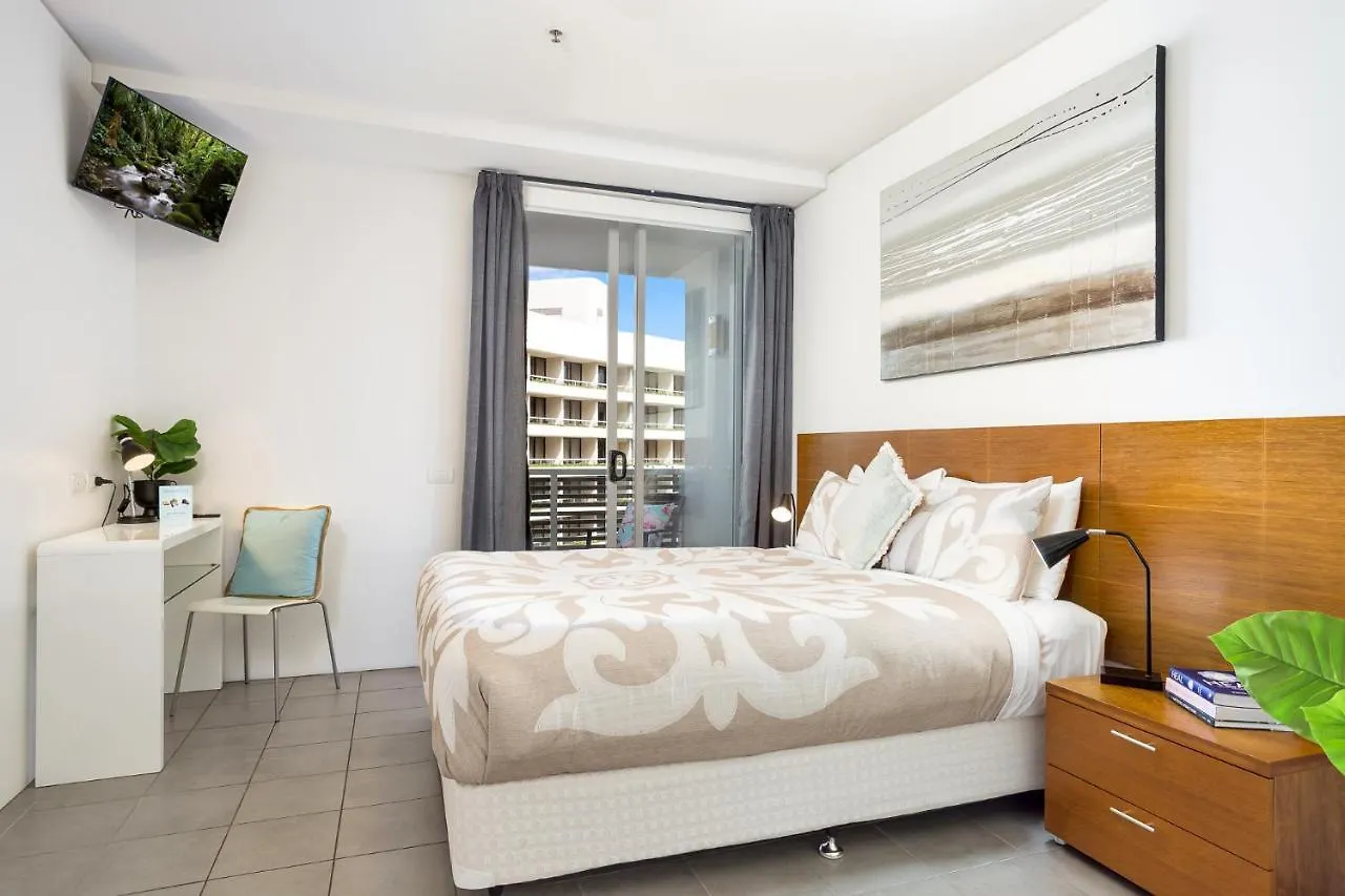 2Br Stylish Getaway @ Harbour Lights Cairns Apartment 0*,  Australia